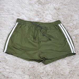 Love Tree Women's Short Shorts Green White stripes‎